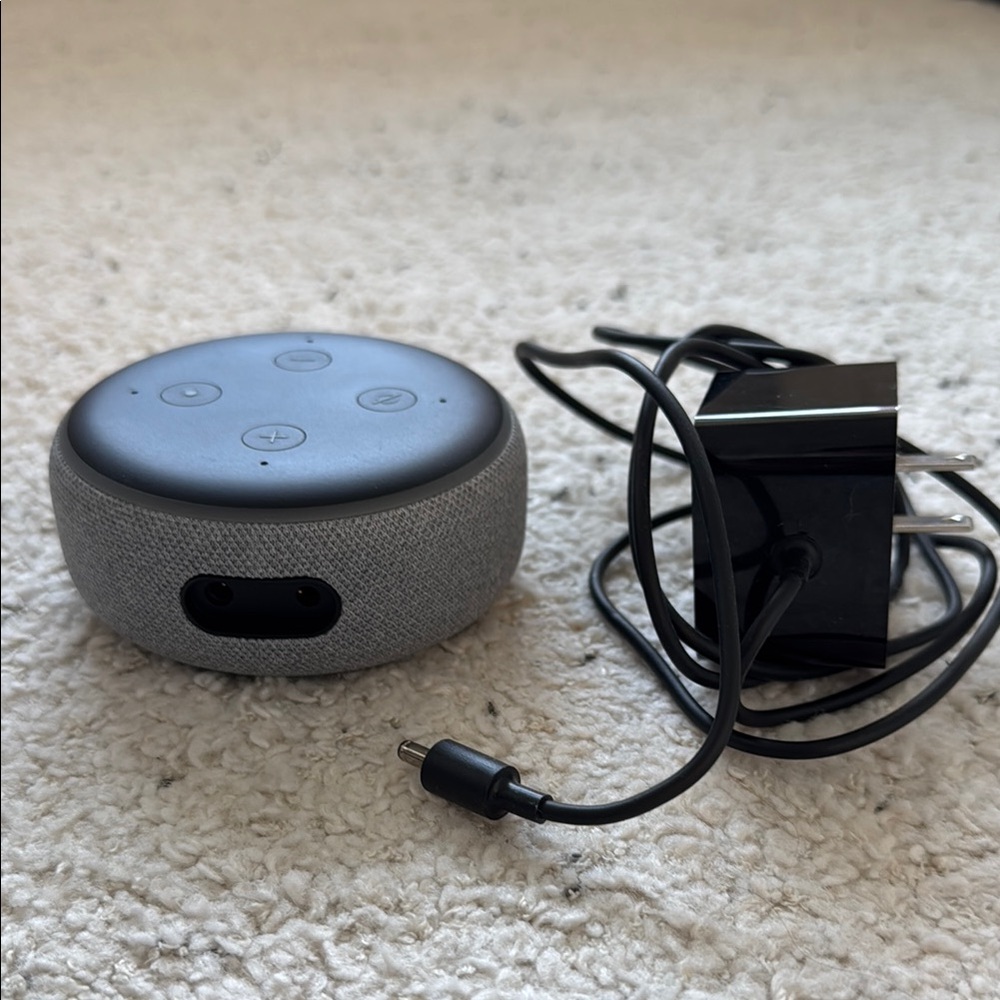 Echo Dot (3rd gen) - Light Gray Fabric